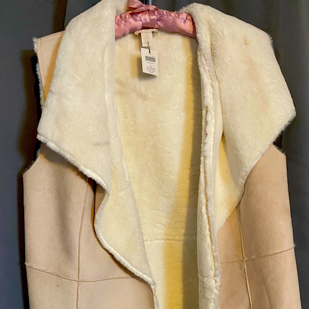 Chicos NWT sz 3 BEAUTIFUL soft cozy faux suede exterior shearling interior vest.